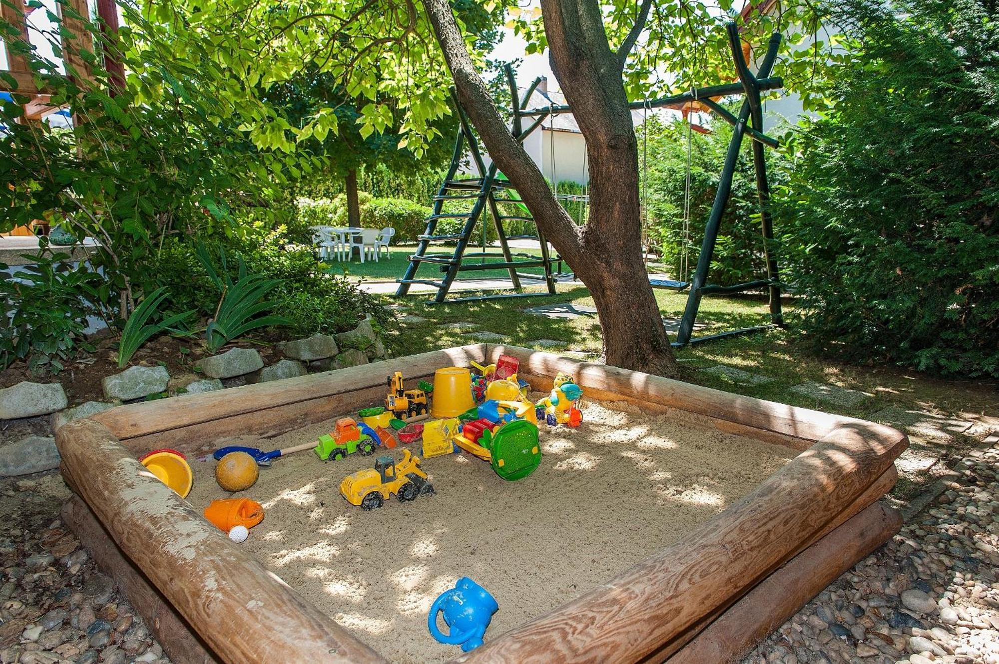 ALina Apartmanház Hévíz Exterior foto